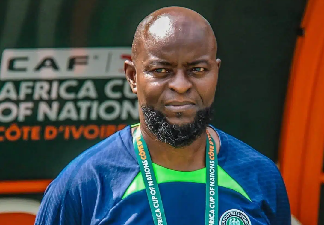 Super Eagles Du Nigeria George Finidi Vir Un Mois Apr S Sa