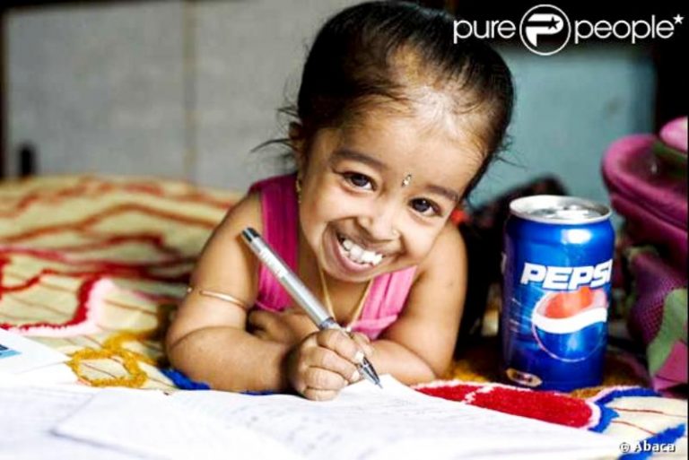 Jyoti Amge﻿, La Plus Petite Femme Du Monde, Selon Guinness World ...